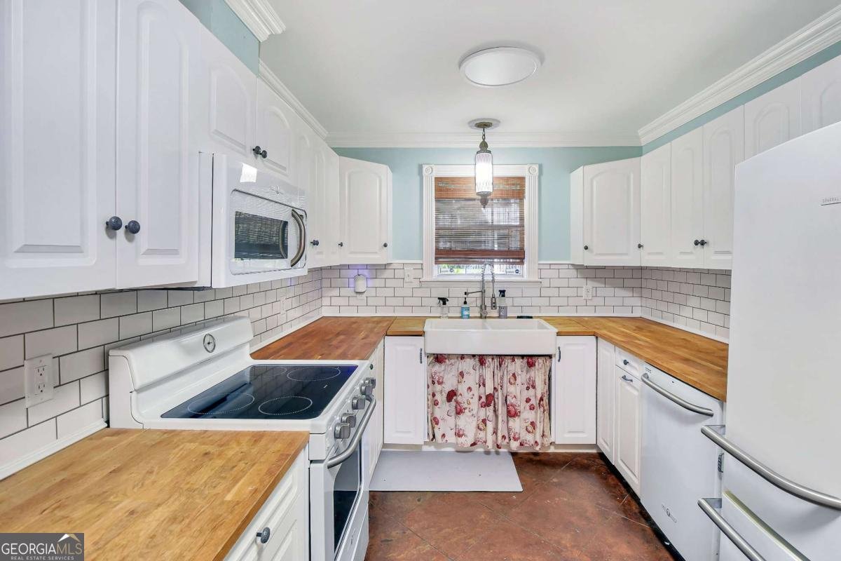 770 Hickory Bluff Drive Waverly - 1