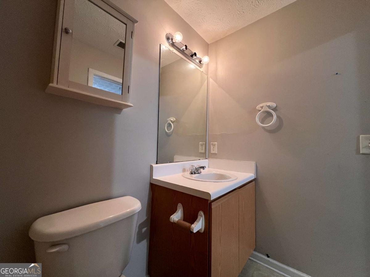 3207 Fairington Drive Lithonia - 23