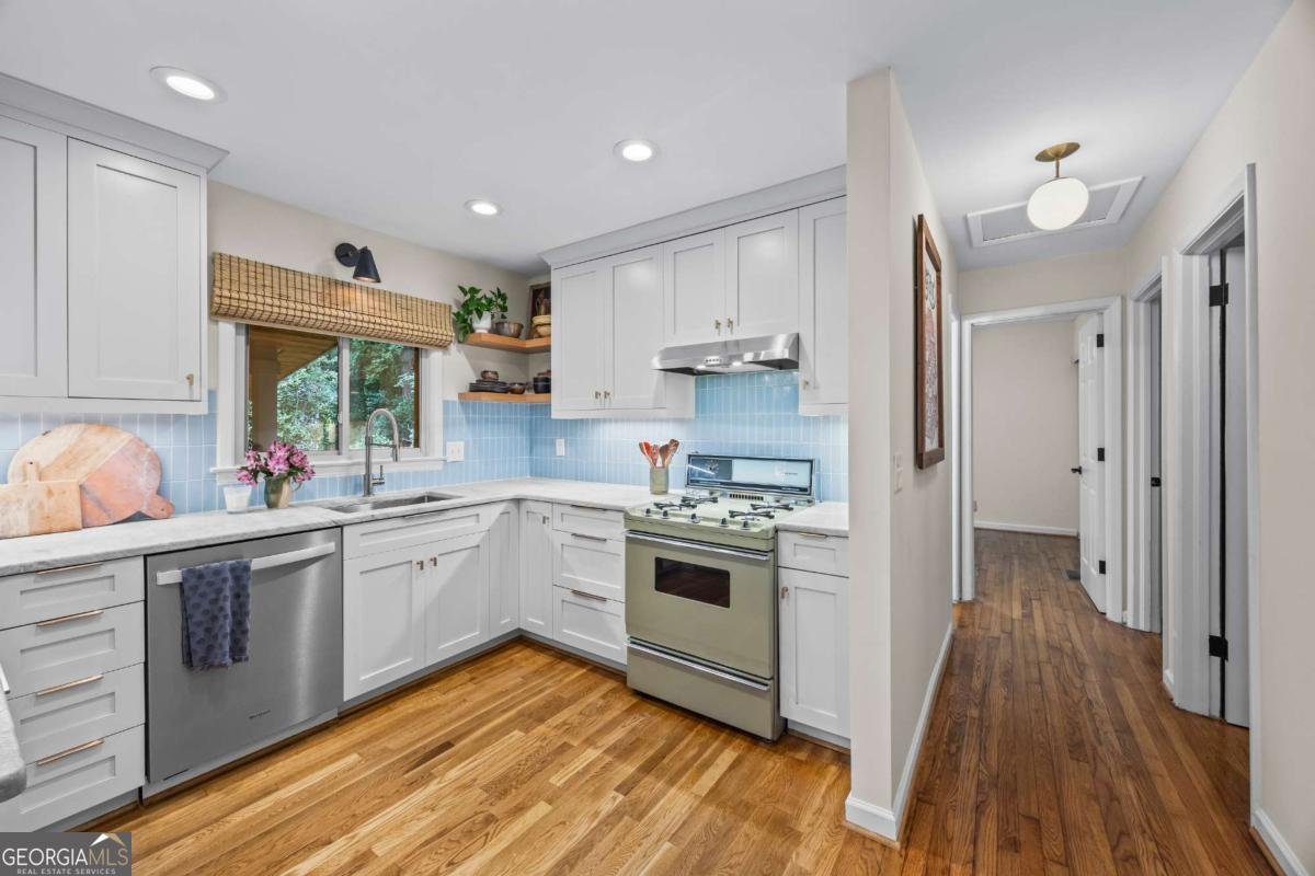 1144 Greenbriar Circle Decatur - 14