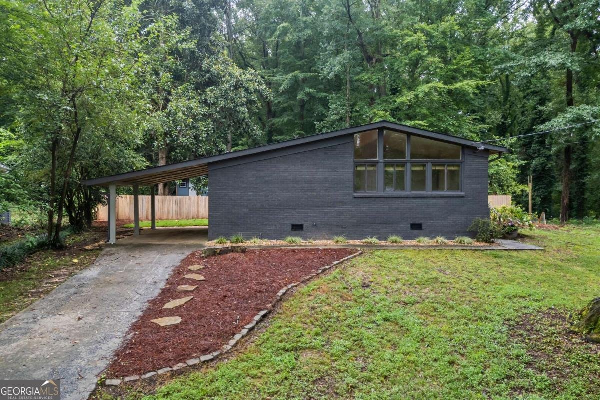 1144 Greenbriar Circle Decatur - 34