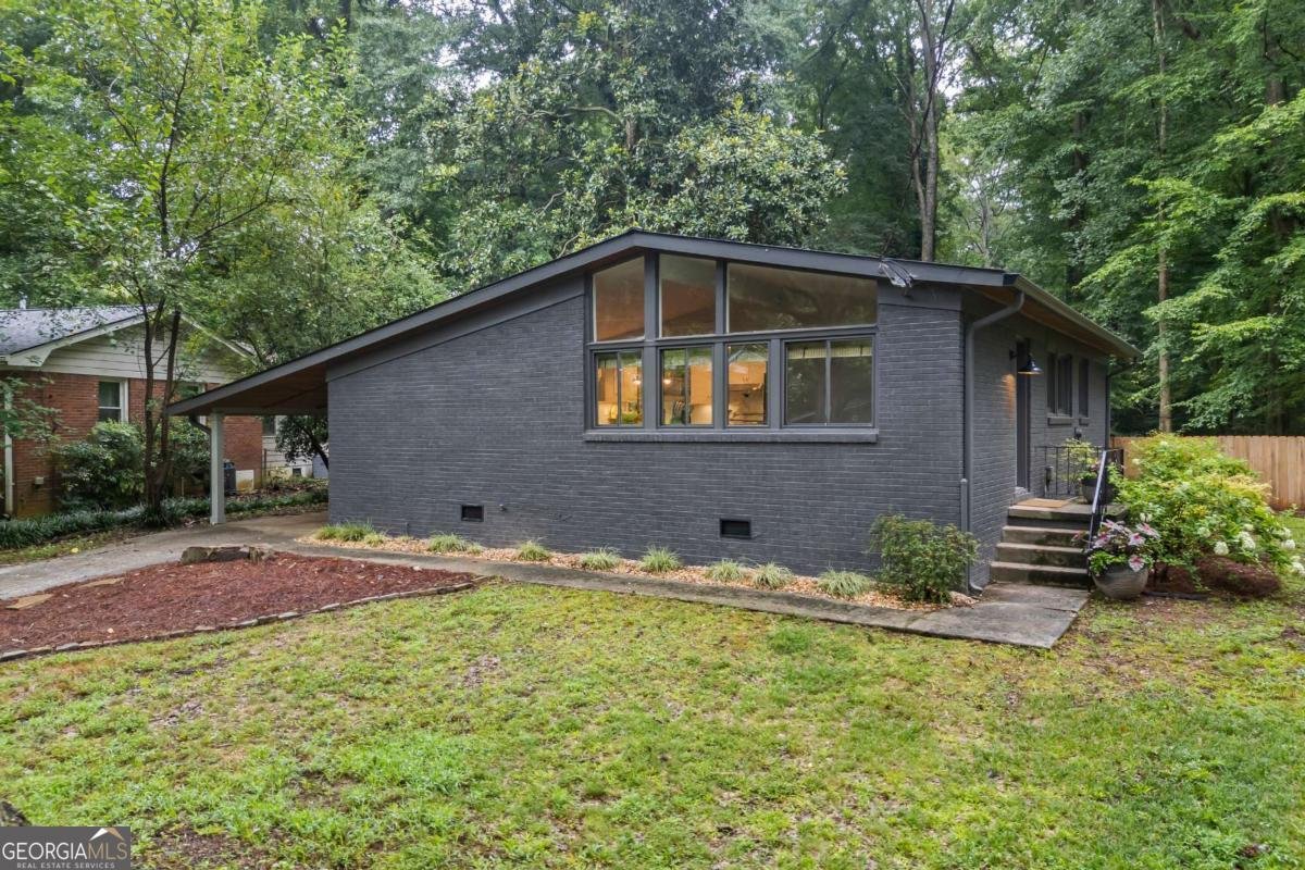 1144 Greenbriar Circle Decatur - 35