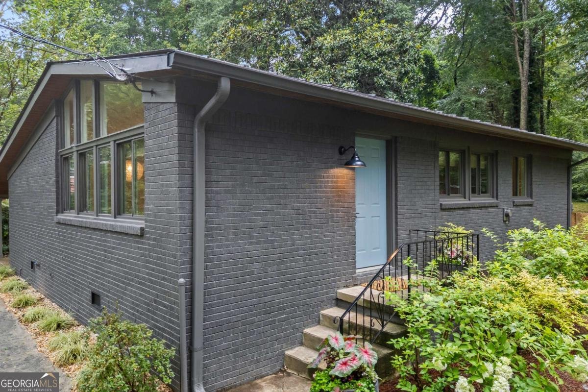 1144 Greenbriar Circle Decatur - 38