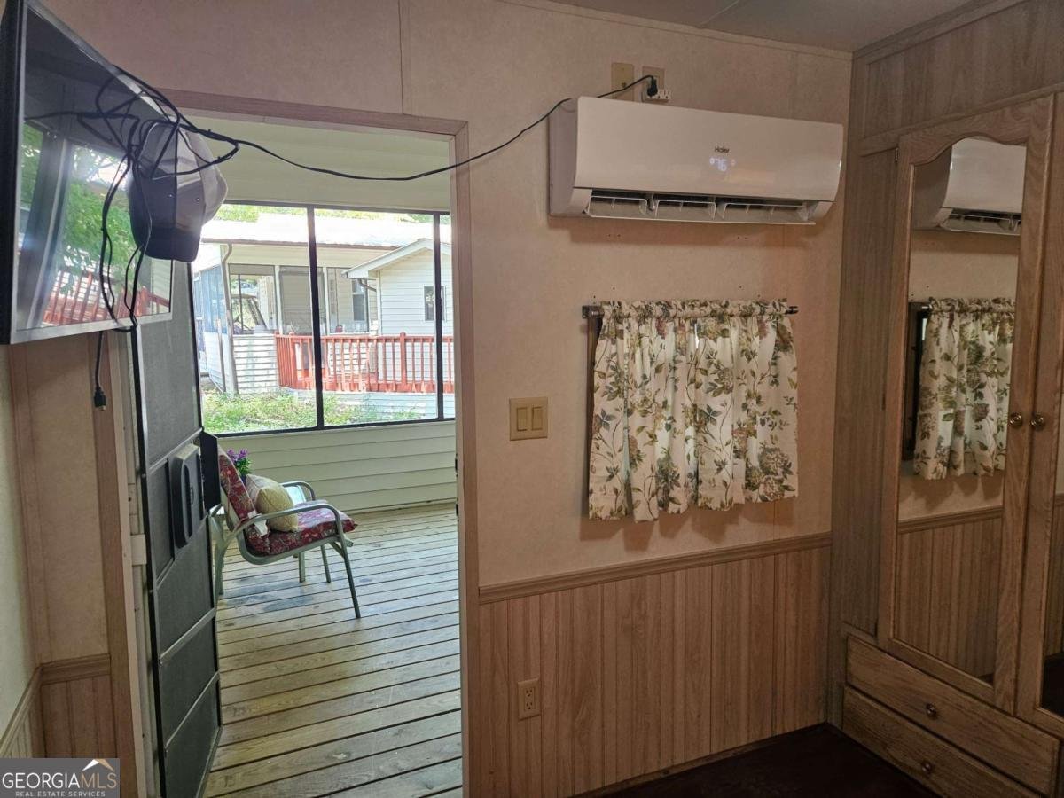 41 Cindy Parkway Cleveland - 16