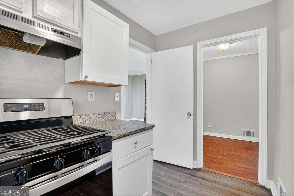 445 Cynthia Ln Forest Park - 7