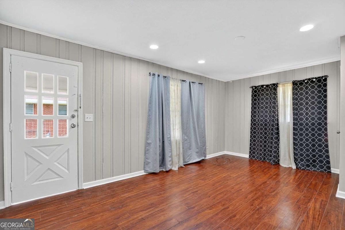 445 Cynthia Ln Forest Park - 8