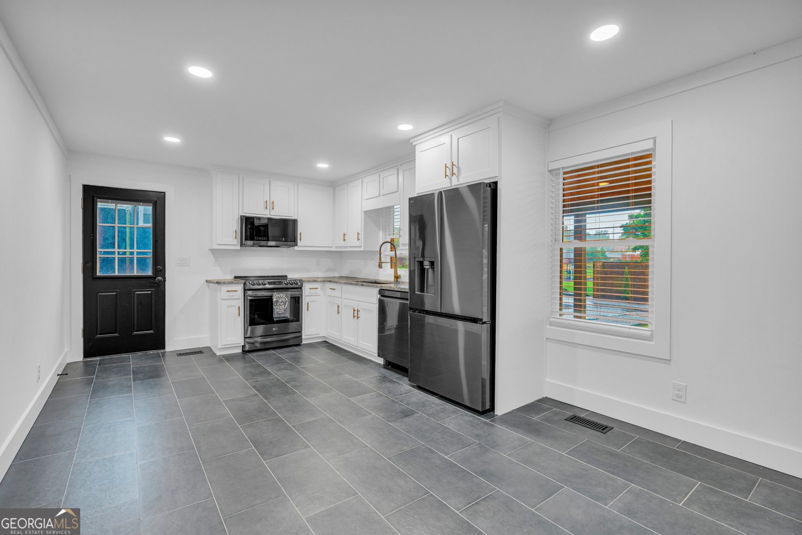 123 Nelson Street Monroe - 14
