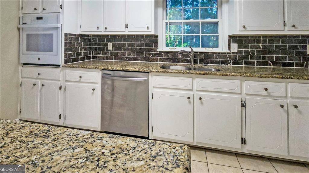 870 Hardwood Court Stone Mountain - 3
