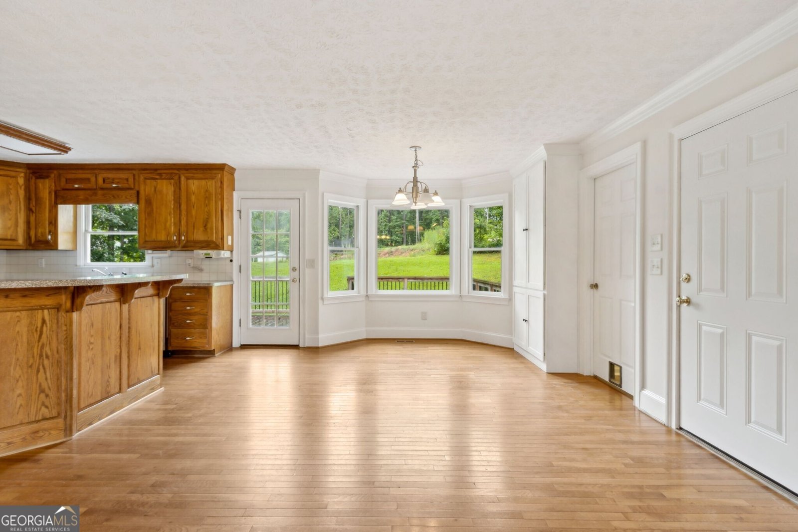 5557 Pinedale Circle Sugar Hill - 13