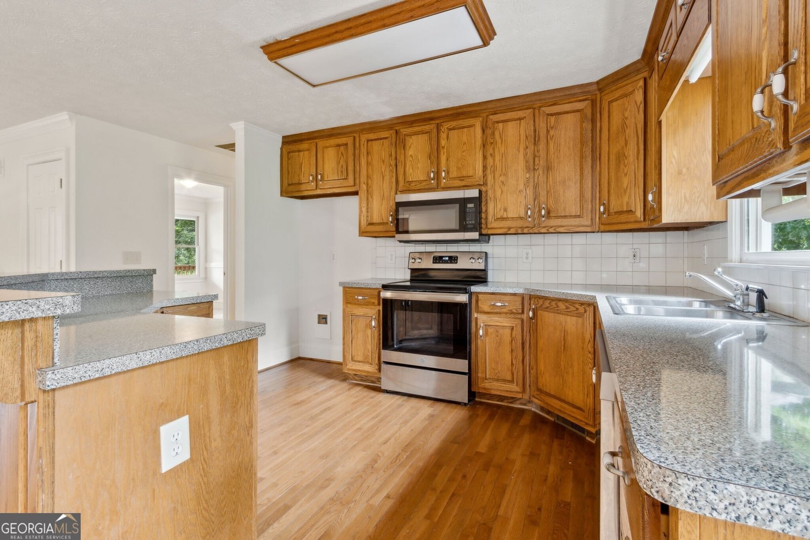 5557 Pinedale Circle Sugar Hill - 16