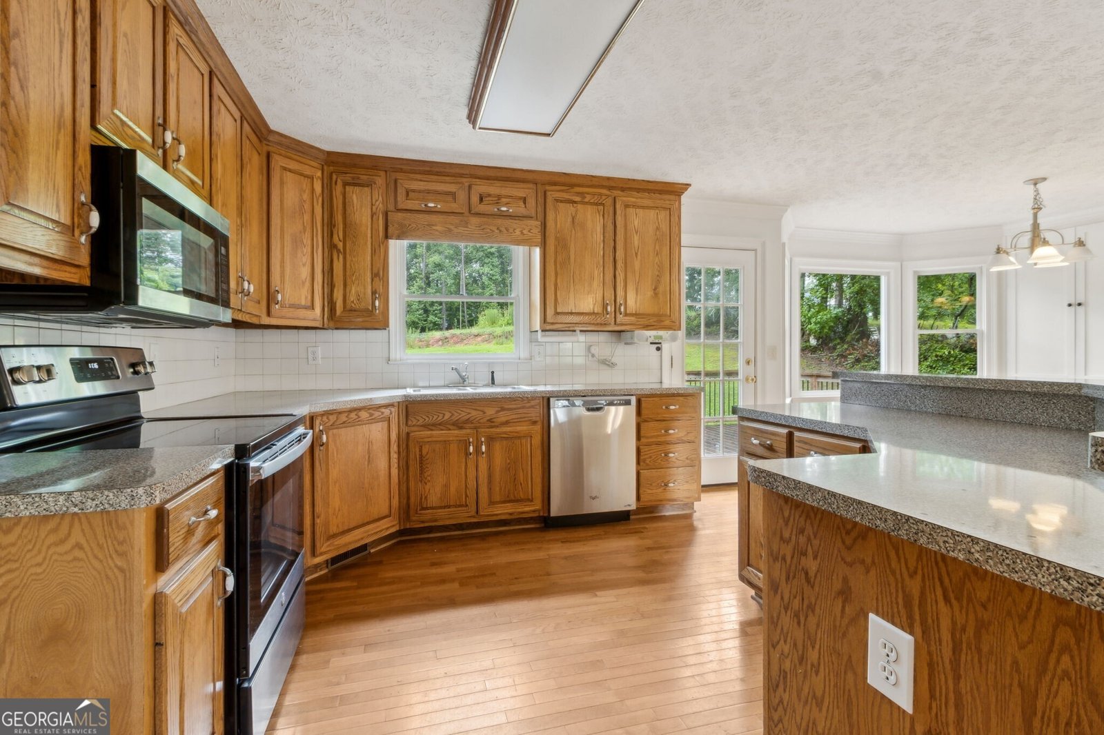 5557 Pinedale Circle Sugar Hill - 17
