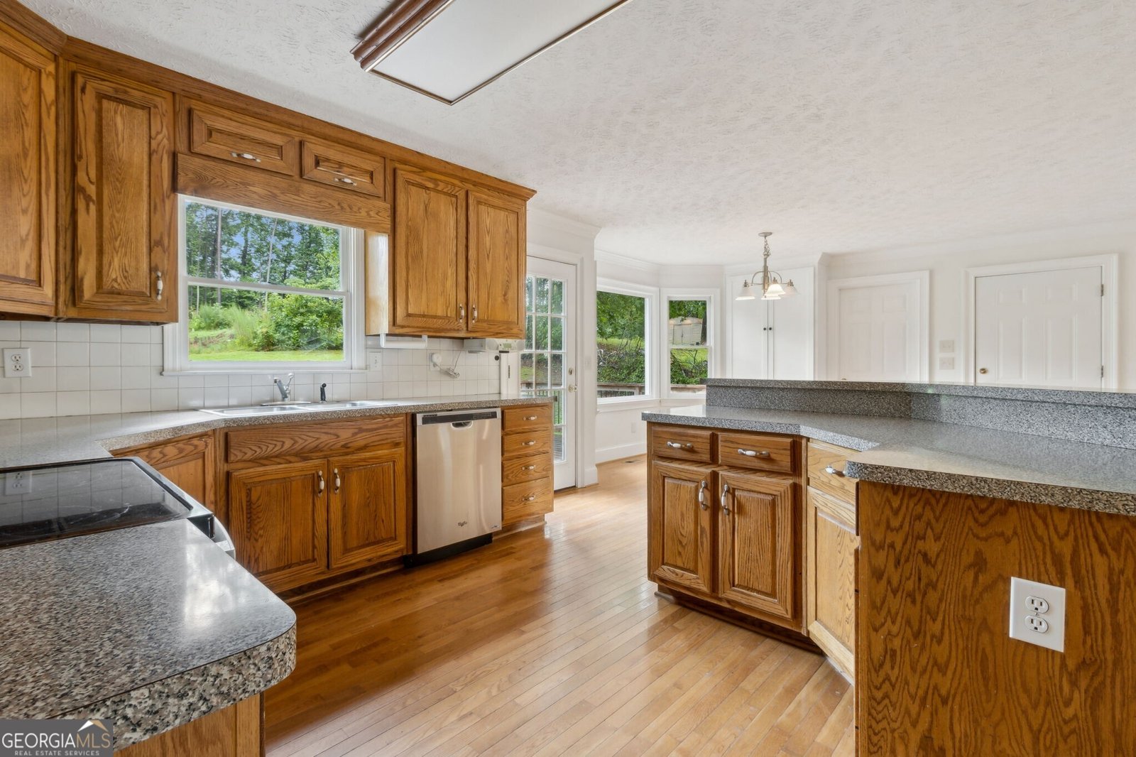 5557 Pinedale Circle Sugar Hill - 18