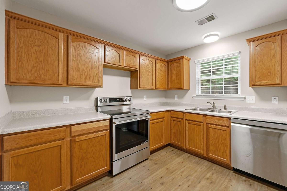226 Fox Creek Boulevard Woodstock - 7