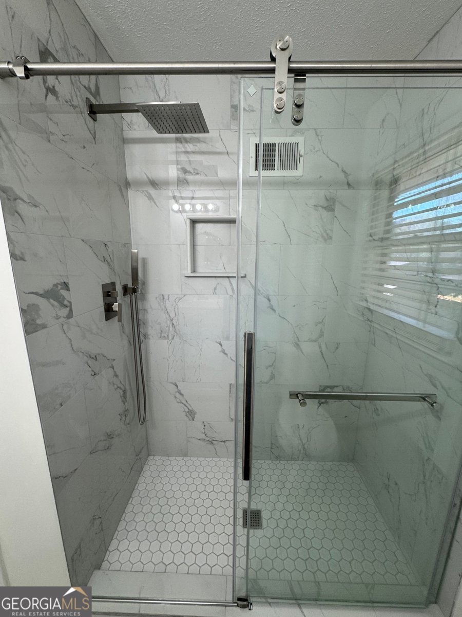 239 Andrea Circle Lilburn - 2