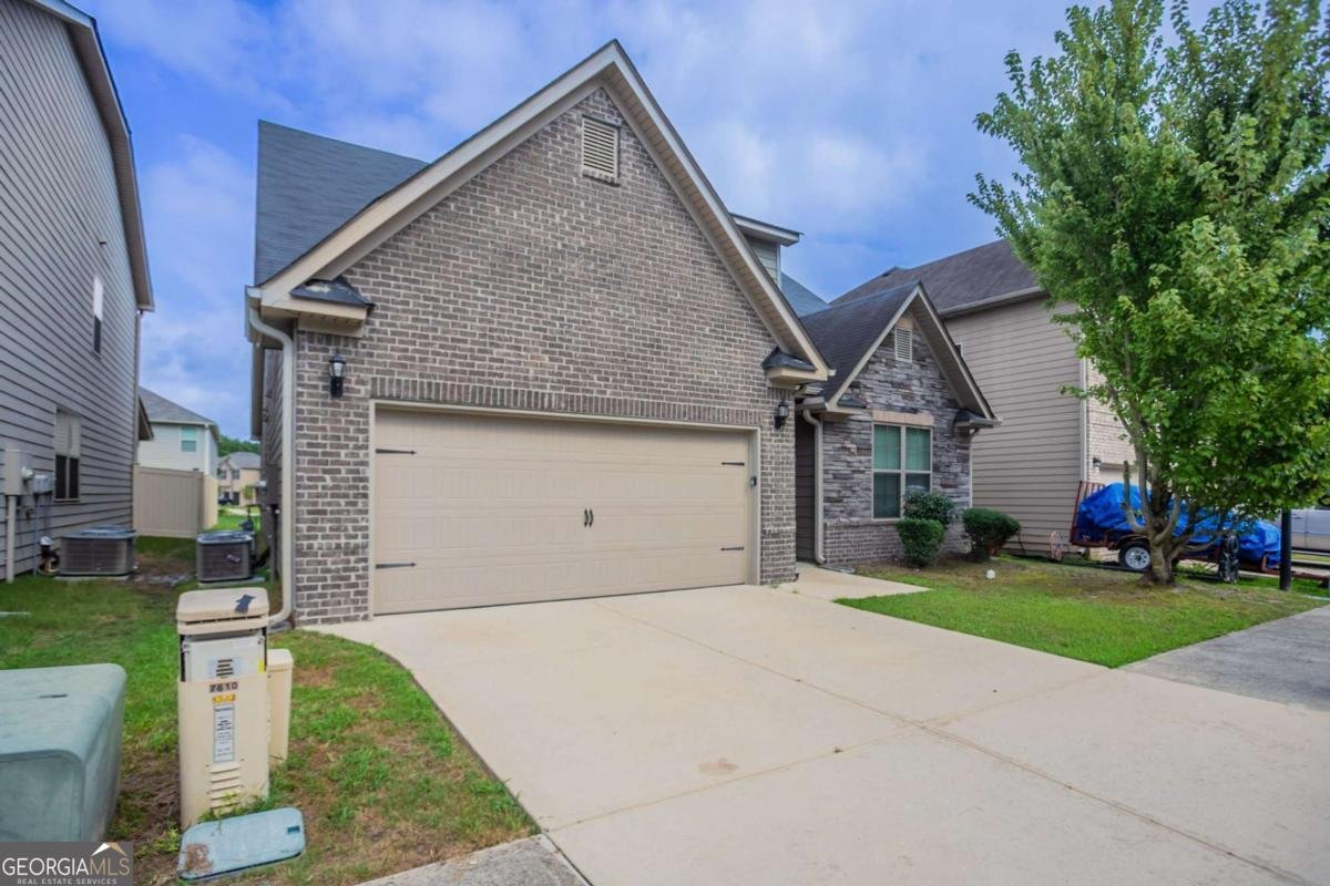 7610 Crawford Court Fairburn - 2