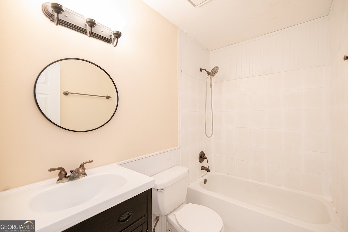 1848 COOPER LAKE Drive Smyrna - 19