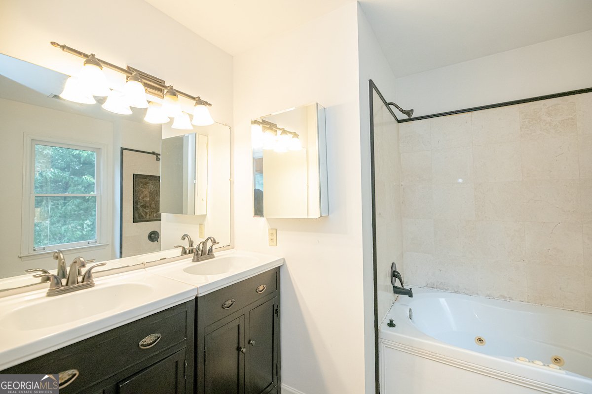 1848 COOPER LAKE Drive Smyrna - 23