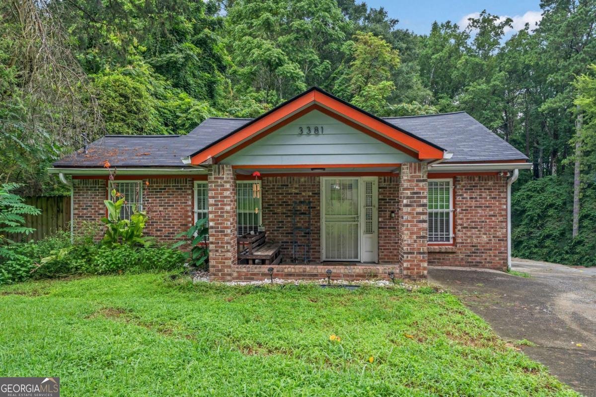 3381 Lake Valley Road Atlanta - 1