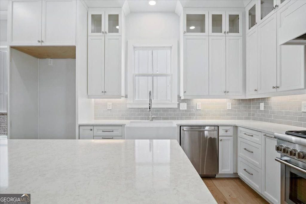 2035 Village Walk Milton - 10