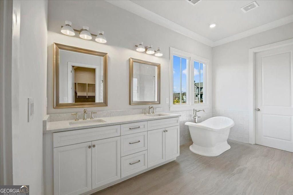 2035 Village Walk Milton - 12