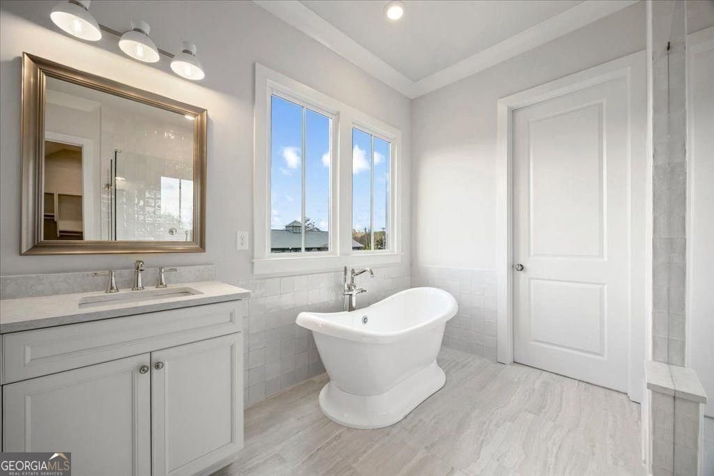 2035 Village Walk Milton - 13