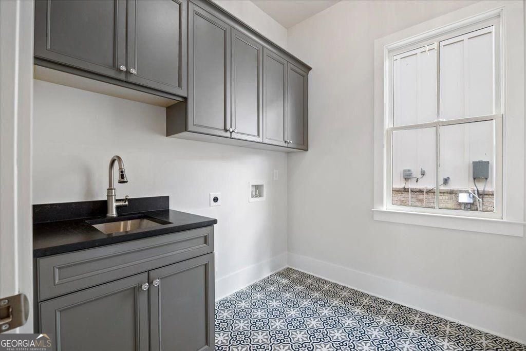 2035 Village Walk Milton - 19