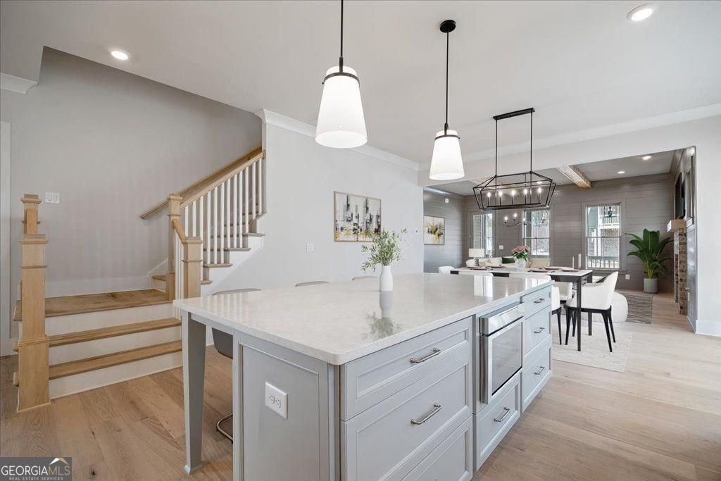 2035 Village Walk Milton - 8