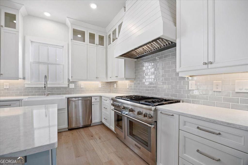 2035 Village Walk Milton - 9