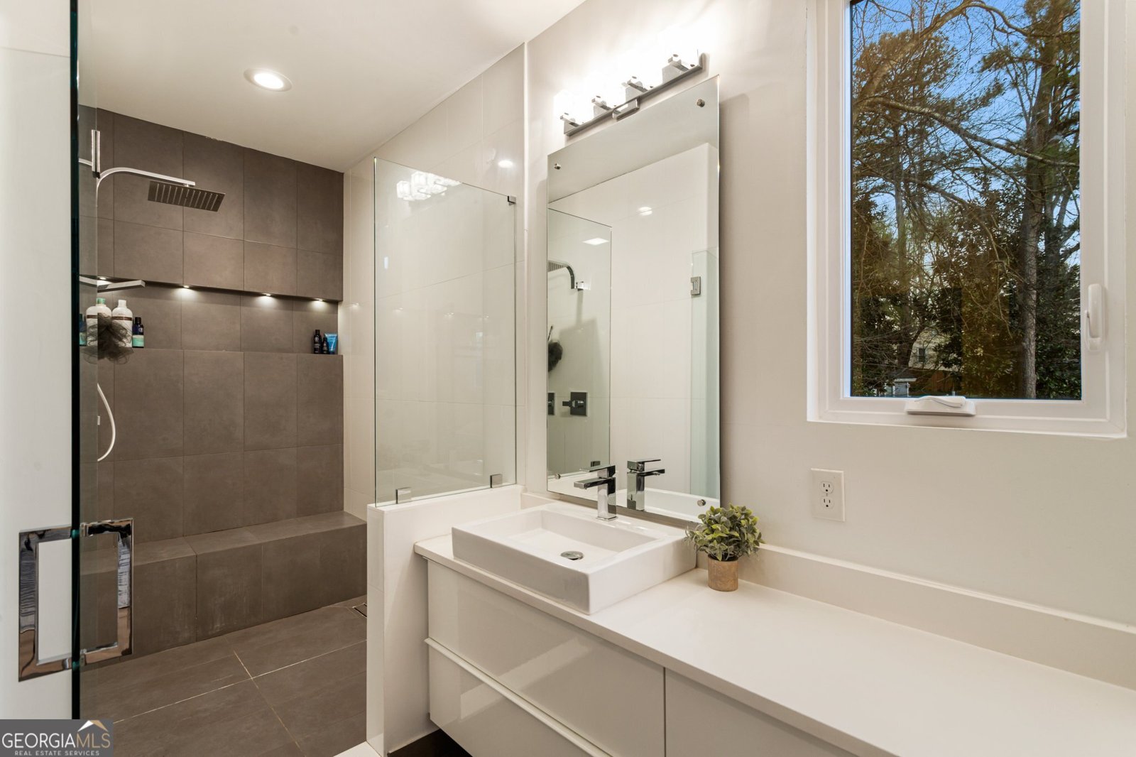 1045 Shepherds Lane Atlanta - 35