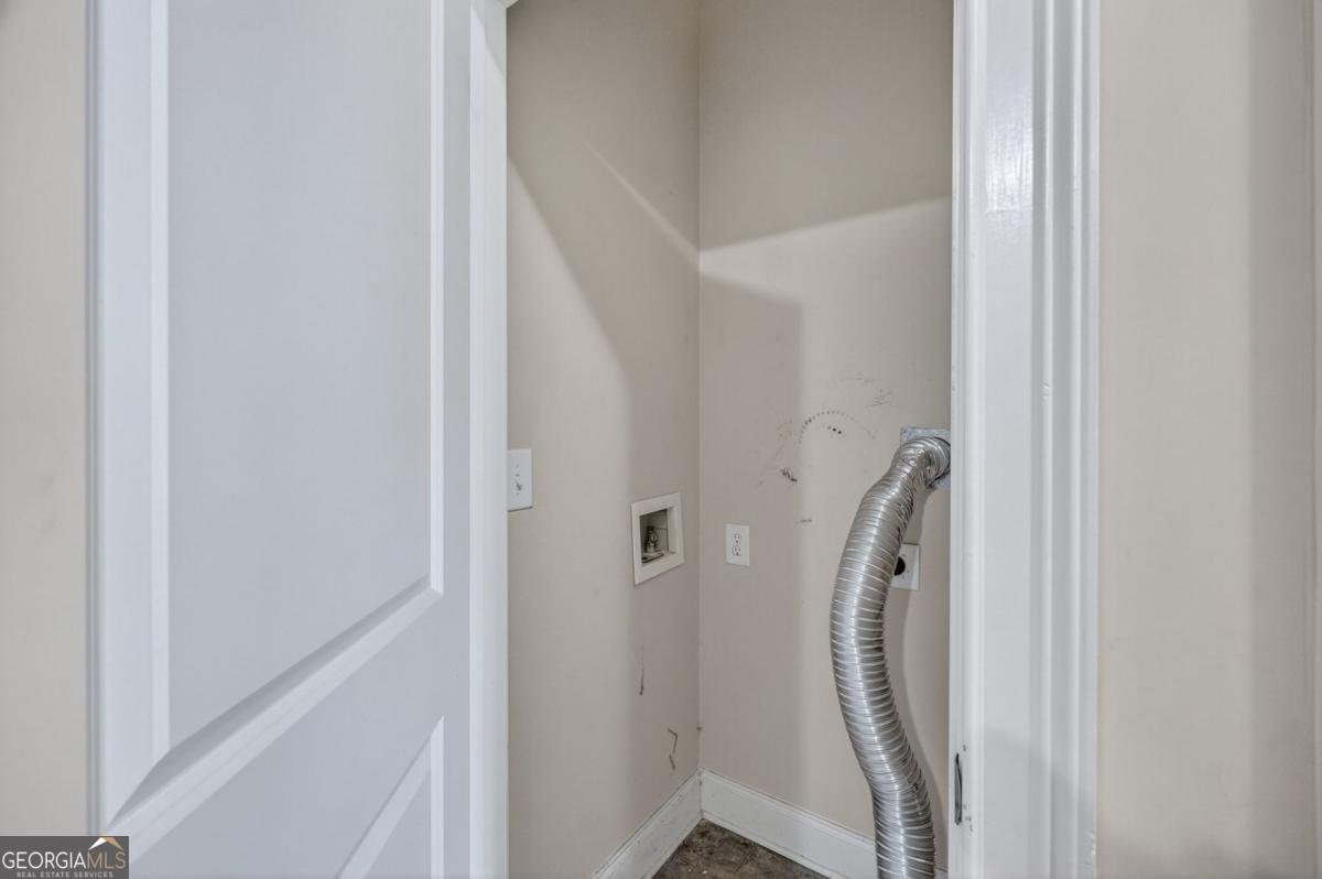 6459 Chariot Street Atlanta - 23