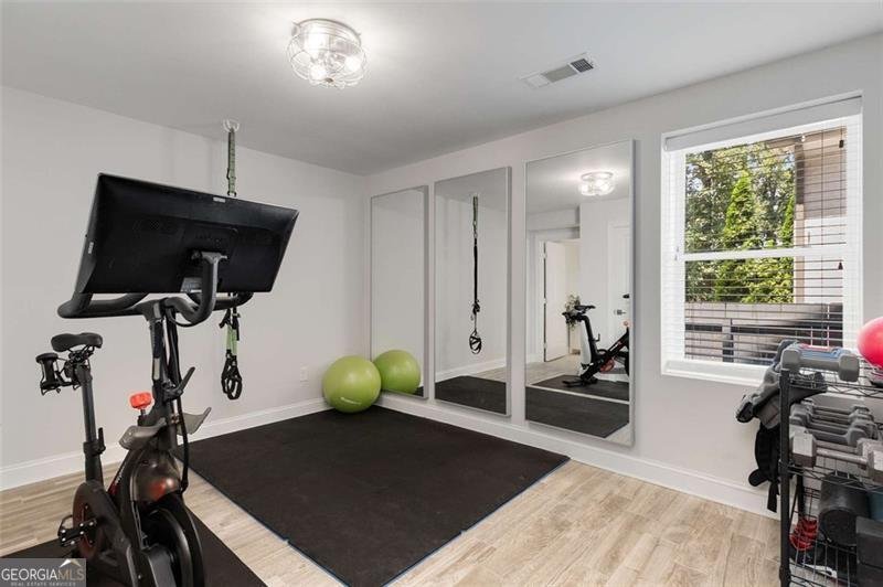 2658 Cove Brookhaven - 32