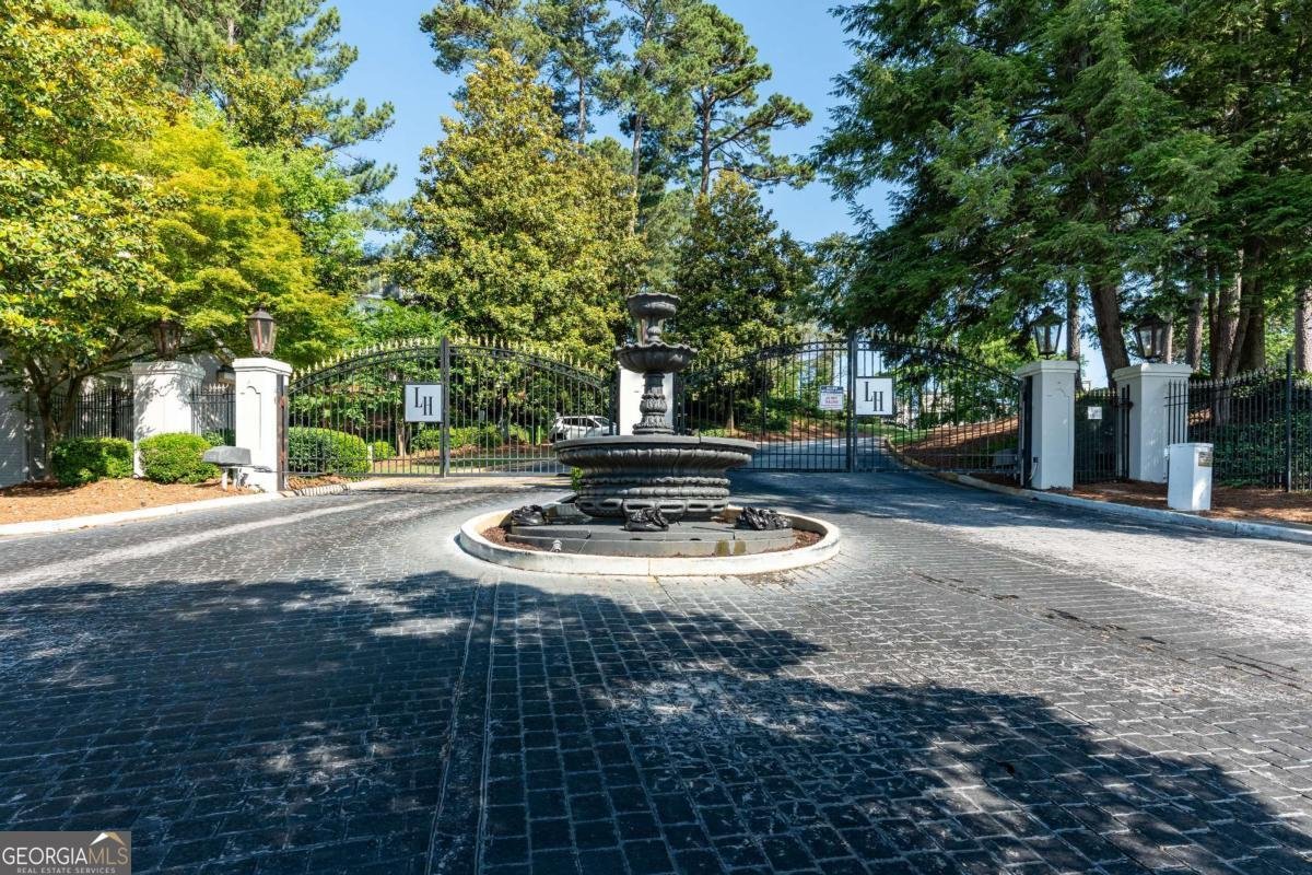1105 Pine Heights Drive Atlanta - 37