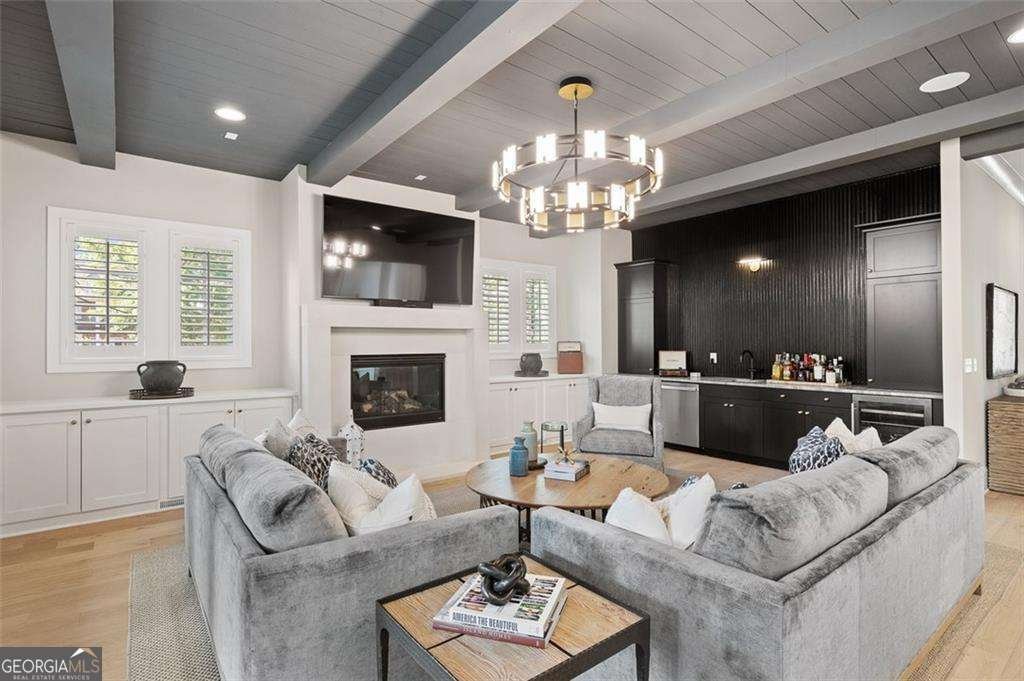 2583 Apple Valley Road Brookhaven - 4