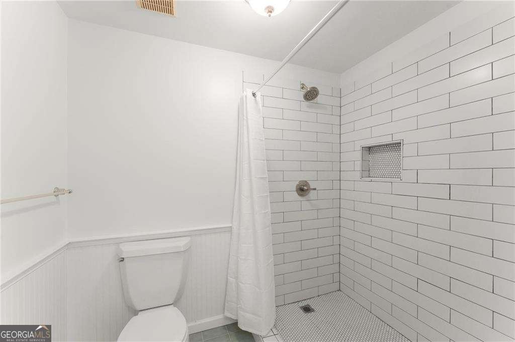 965 Lake Charles Drive Roswell - 23
