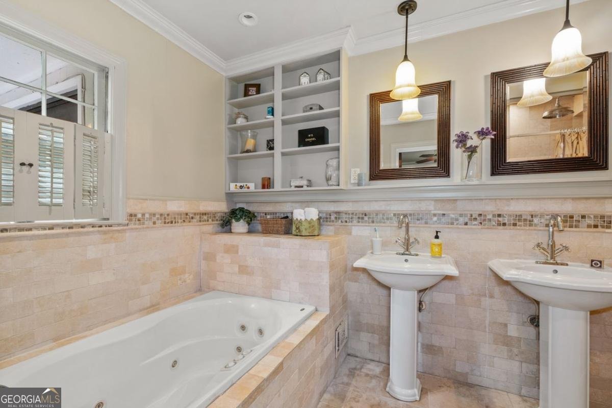 465 Forest Hills Drive Sandy Springs - 20