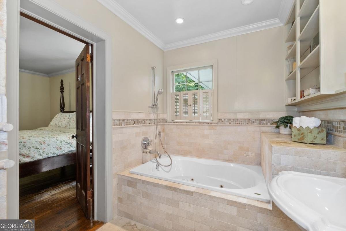 465 Forest Hills Drive Sandy Springs - 21