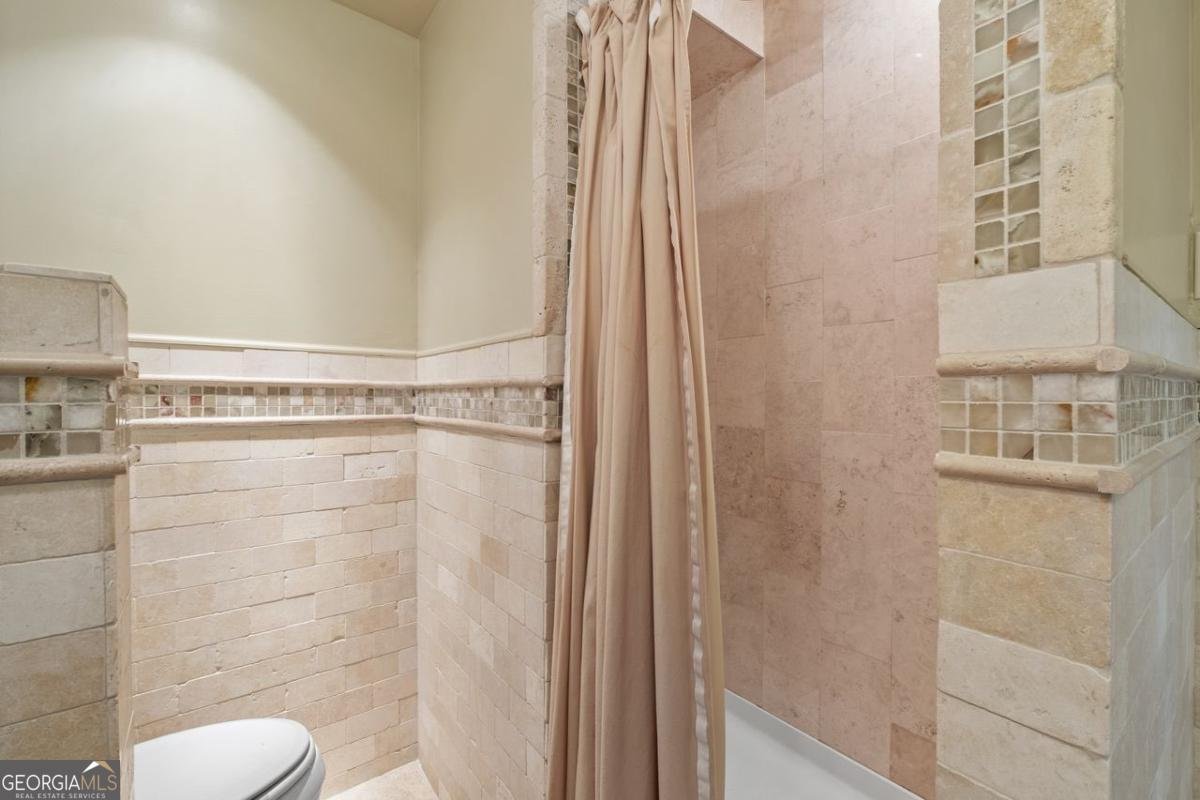 465 Forest Hills Drive Sandy Springs - 22