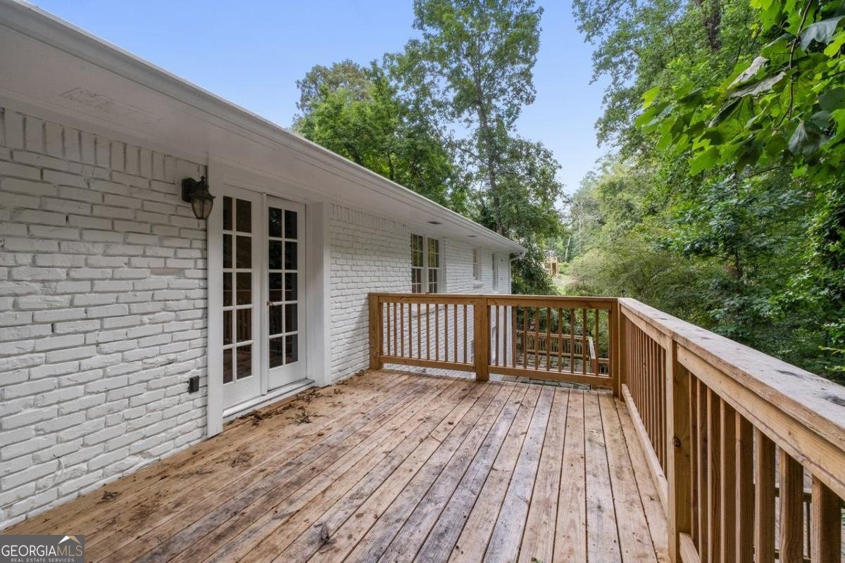 465 Forest Hills Drive Sandy Springs - 24