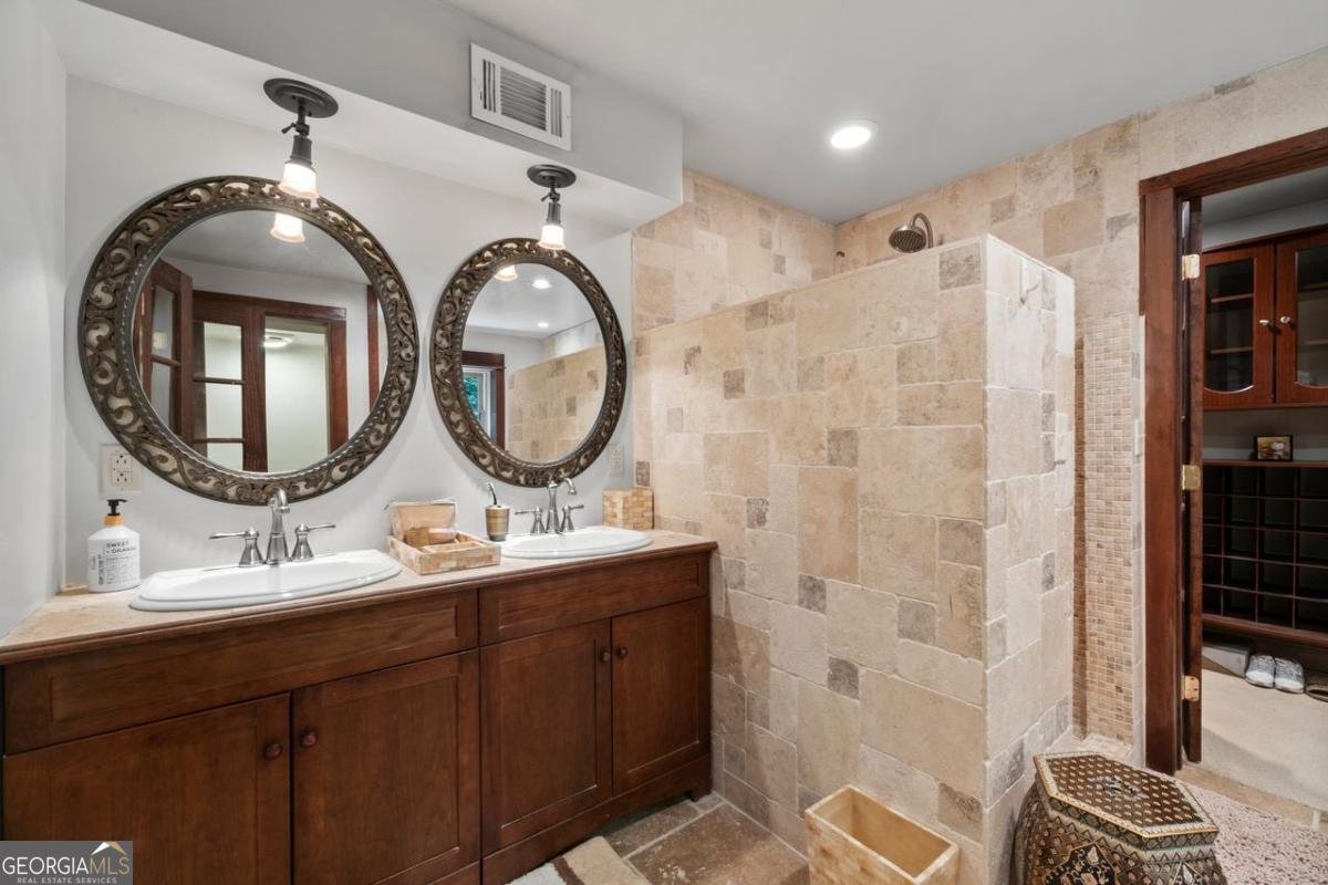465 Forest Hills Drive Sandy Springs - 36