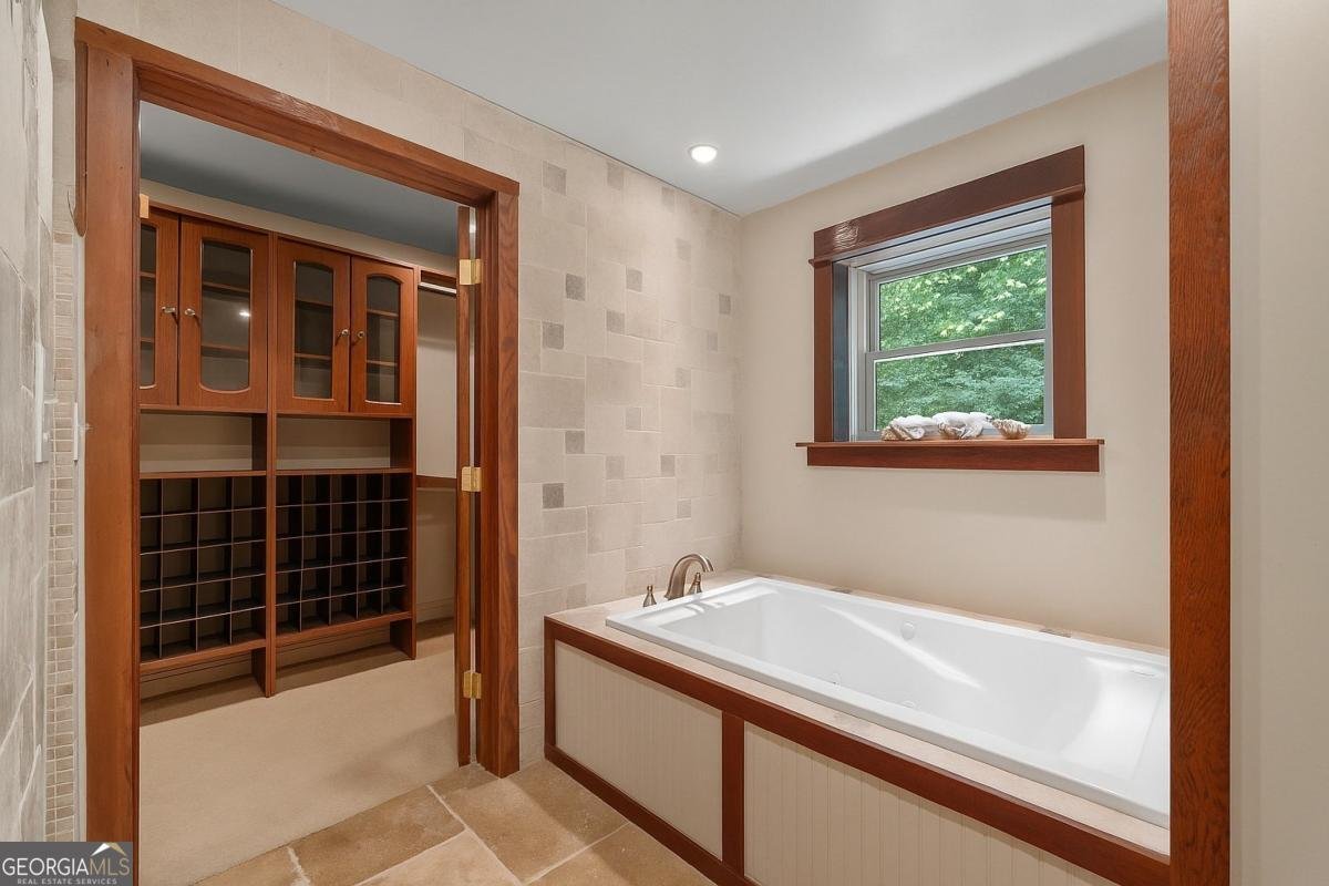 465 Forest Hills Drive Sandy Springs - 37