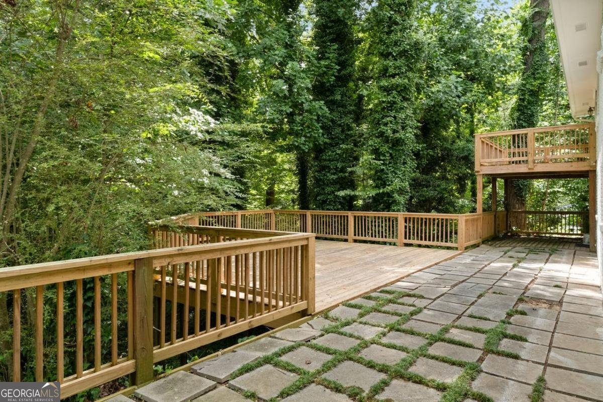 465 Forest Hills Drive Sandy Springs - 41