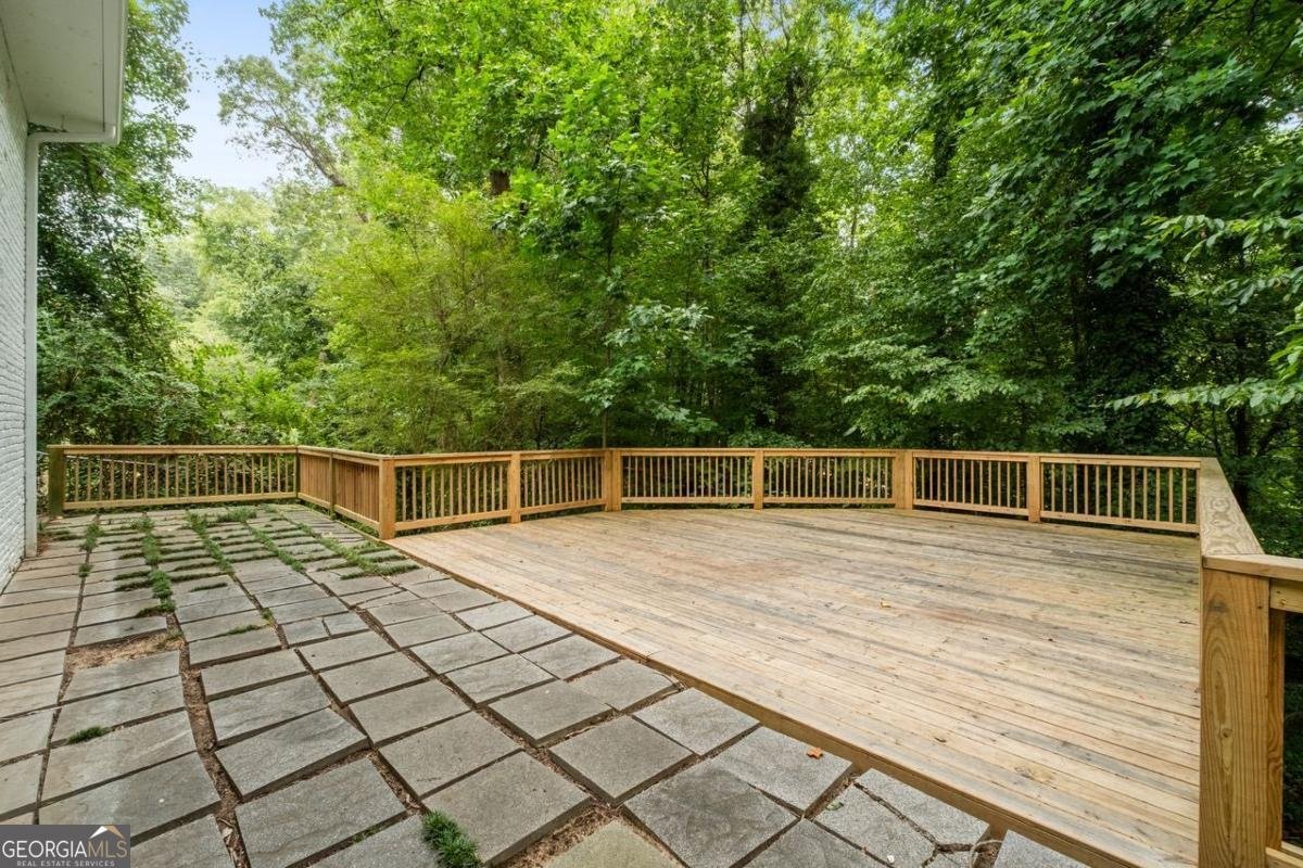 465 Forest Hills Drive Sandy Springs - 44