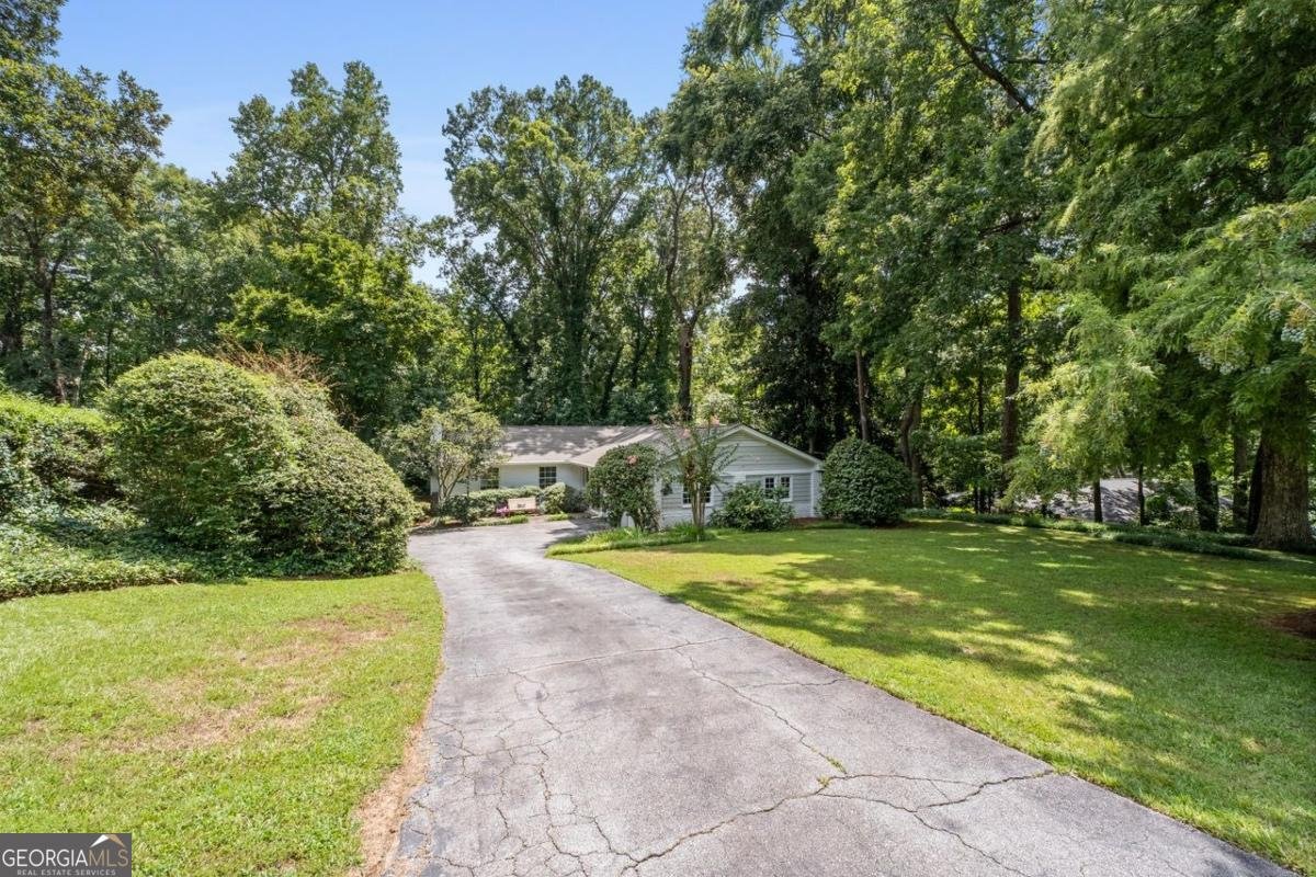 465 Forest Hills Drive Sandy Springs - 51
