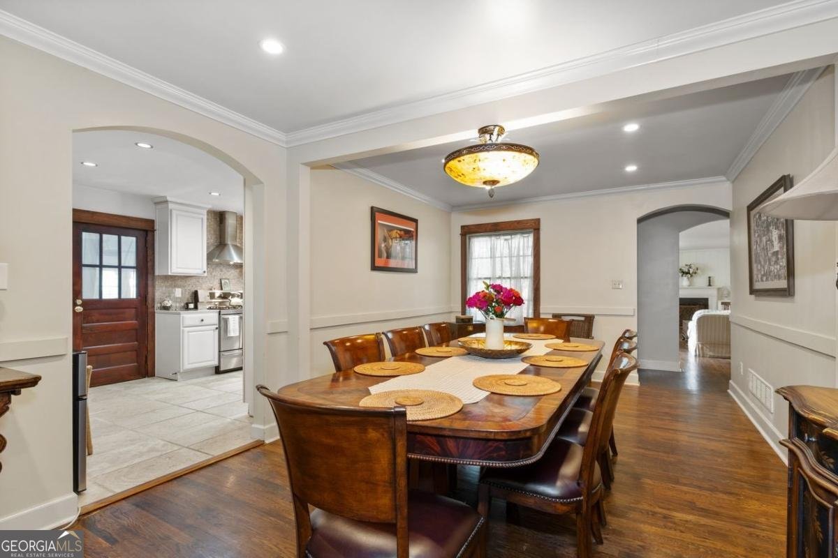 465 Forest Hills Drive Sandy Springs - 9