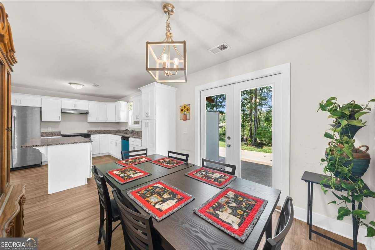 6425 Dogwood Way Gainesville - 27
