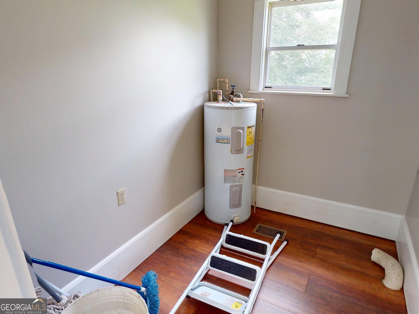 6887 College Street Wrightsville - 24