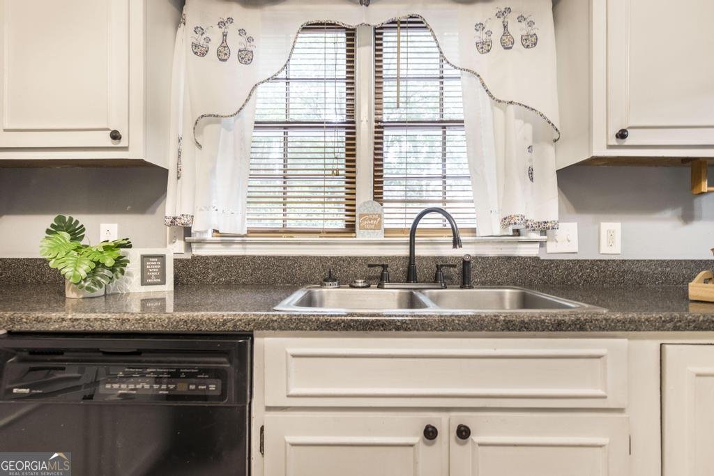 2667 Governor Macdonald Lane Macon - 14