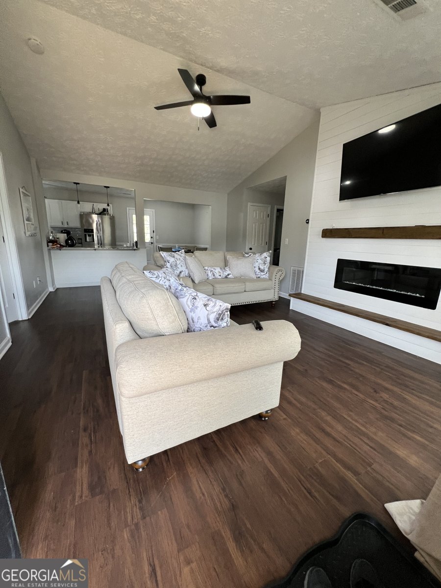 1025 Longview Trail Griffin - 3