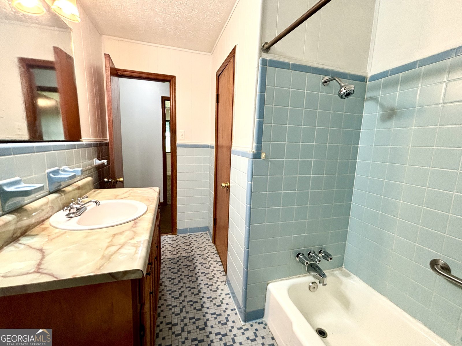 295 Grove Street Barnesville - 24