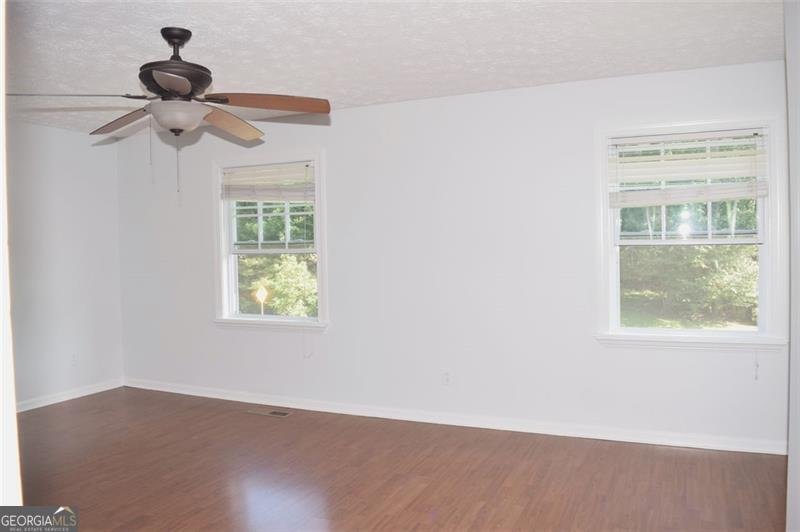 2554 RED BARN Marietta - 21
