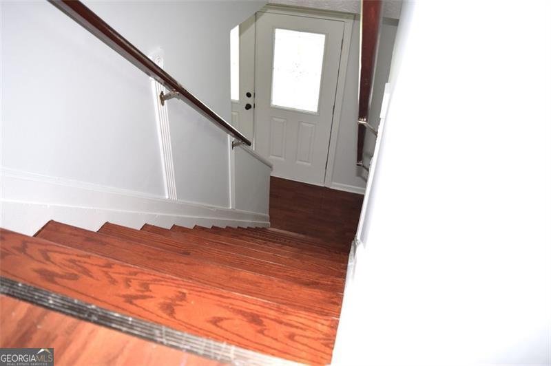 2554 RED BARN Marietta - 29